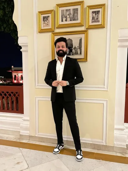 Classic black and white with a kick of style. My look for a cocktail after-party, ready to keep the energy going all night.
