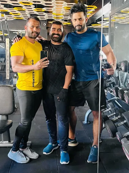 It's a champion's mindset. Training with Karthik Mahesh, winner of Bigg Boss Kannada Season 10. We attract dedicated people because we are serious about fitness goals.