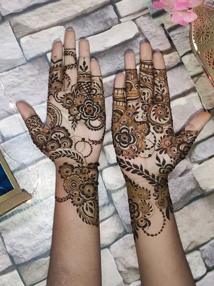 Shaikh Yasmeen - Wedding Party & Guest Mehendi Designs for Family & Bridesmaids photo 30