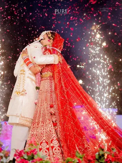 A perfect end to a perfect day. We love creating these big, cinematic moments, using dramatic lighting like these sparklers to capture a memory that feels straight out of a movie.