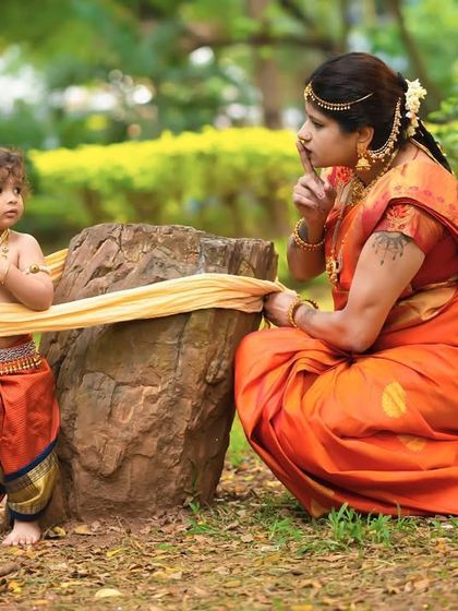 A playful tug-of-war between Yashoda and Krishna. These storytelling portraits are a wonderful way to bring mythology to life.