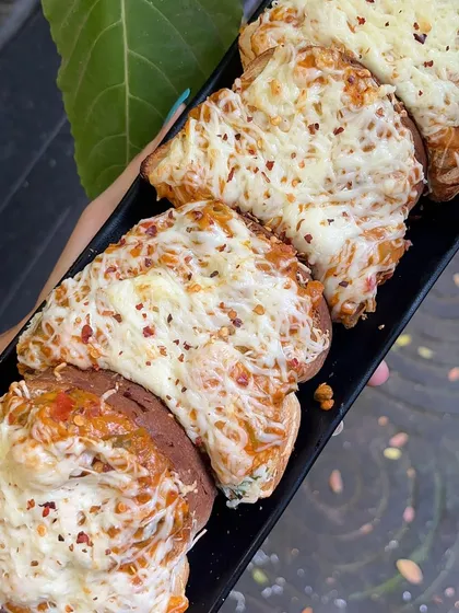 A close-up of my cheesy Veg Basket, a perfect starter to share with friends and family.