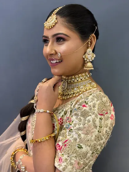 Another beautiful shot of Avani, showcasing her complete bridal look.