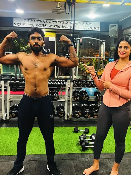 That feeling when you hit your goal. This client wanted to build a defined, athletic physique, and after months of hard work, we got there. I'm pointing to the evidence!