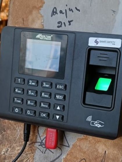 This is a Realtime C101 model biometric machine I installed in Delhi. It's a simple, effective device for attendance management using fingerprints, cards, or passwords, ideal for small businesses.