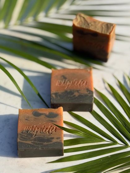 This limited-edition bar has a crisp, earthy fragrance that you'll fall in love with for your summer baths.