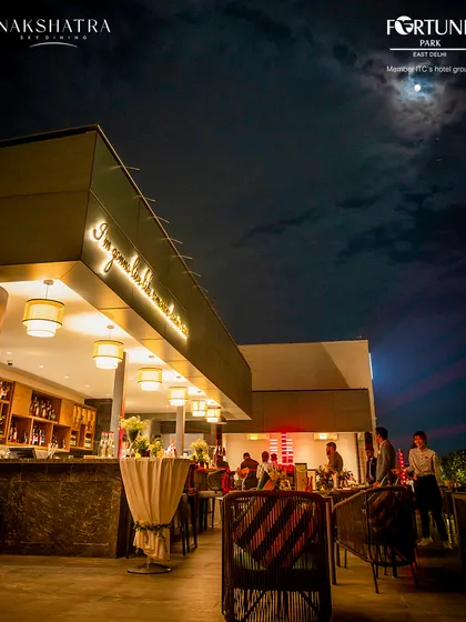 A full moon hangs over Nakshatra, adding to the magical ambiance of a night spent dining under the stars.