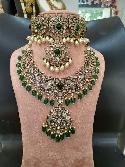 A new arrival in my Kundan collection. This oxidized-finish set with elephant motifs is a unique and artistic piece.