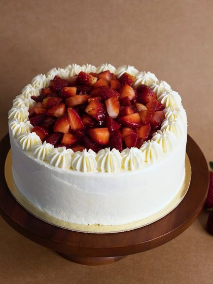 The Strawberry Vanilla Gateau is a celebration of strawberry season. This classic combination of vanilla cake, buttercream, and fresh Mahabaleshwar strawberries is light, fresh, and absolutely delicious.