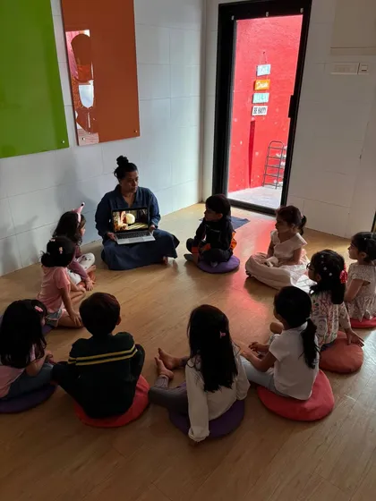 At the heart of our teaching is the simple joy of a story. In this session, we gather in a circle to explore a new book, focusing on foundational skills like listening, comprehension, and vocal expression. It’s a calm, nurturing space where even our youngest learners feel safe to participate and share their thoughts.