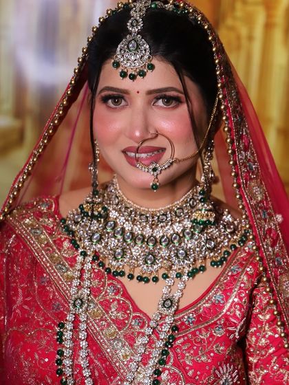 A full bridal look with a beautiful smile. My goal is to make every bride feel comfortable and happy with her makeup.