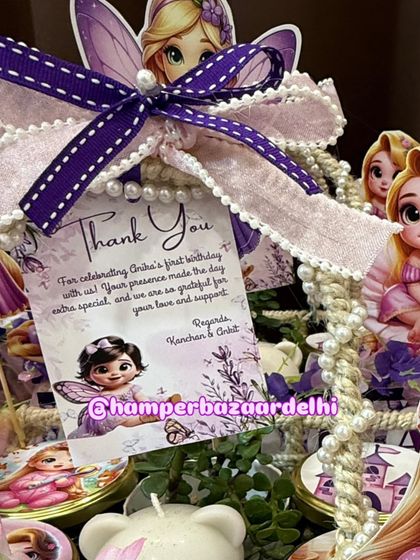 Another look at the thoughtful details, including the pearl-lined basket and themed card.