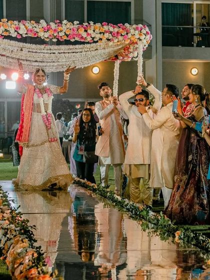 Epic Entries & Varmala Moments photo 4