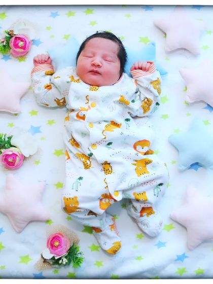 The First Few Days: Posed Newborn Art photo 16