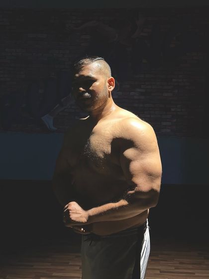 Another shot focusing on the size and shape of the upper body. This is the physique we work towards with heavy, consistent training.