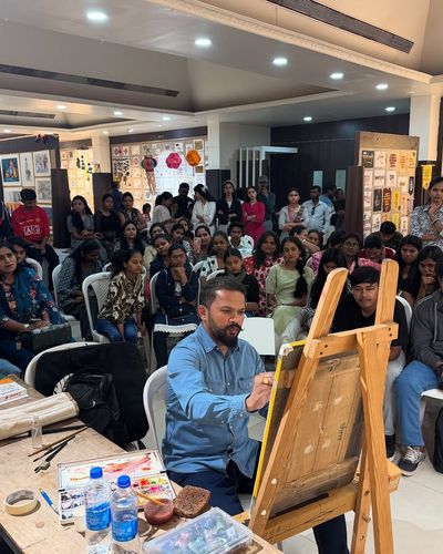 Art Exhibition & Sales