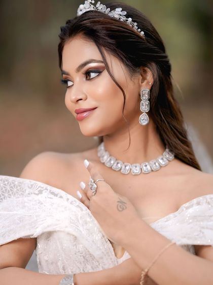 Surabhi's Makeup Studio & Academy - Professional Makeup & Hairstyling Courses Student Portfolios: Modern & Reception Glam photo 13