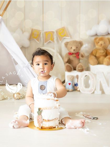 First Birthday & Cake Smash photo 4