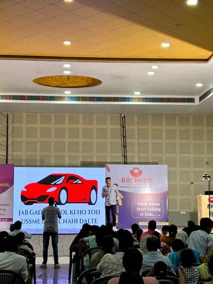 Using powerful analogies to connect with the audience at our Kishangarh seminar. Here, we explain the importance of having the right fuel or skills for the journey of life.
