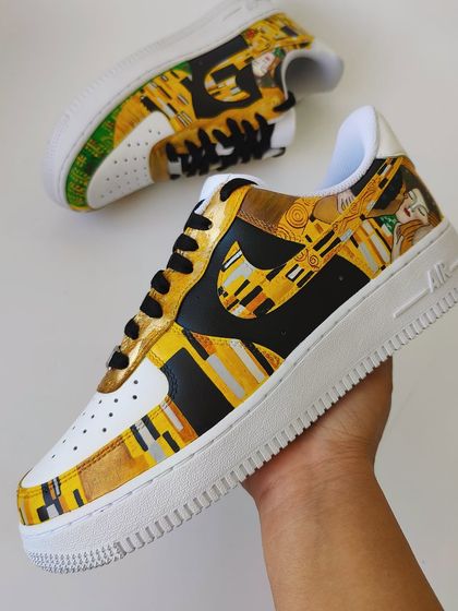 A close-up of the Klimt-inspired sneaker. I used metallic gold paint to try and capture the shimmer and opulence of the original masterpiece.