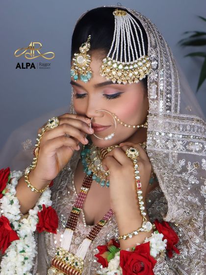 Elegant Valima & Reception Looks photo 11