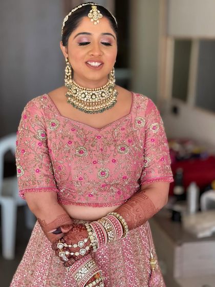 Traditional Red & Pink Bridal Looks photo 25