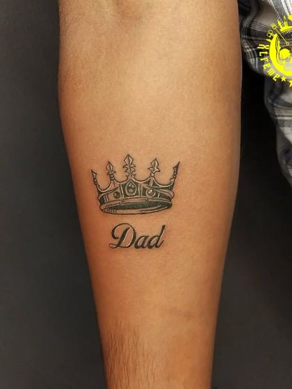 A simple and classic tribute to a father, with the word "Dad" under a crown. It's a design that clearly says he is the king of their heart.