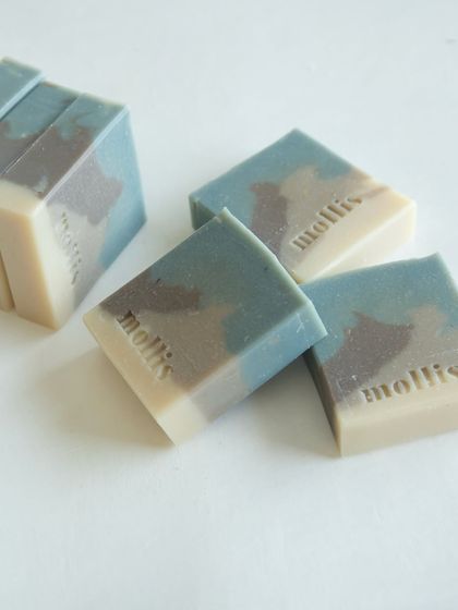 Meet 'Rain Veil', a new bar with a fresh, clean, and quietly captivating scent.