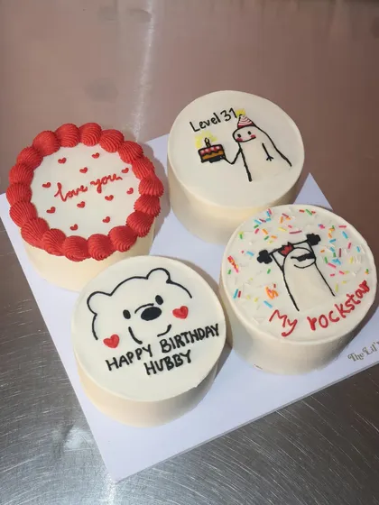 Our lunchbox cakes are perfect for when you want to send a personal message. This set of four features everything from a cute Winnie the Pooh for a birthday to funny meme characters. We can illustrate almost anything to make your gift unique.