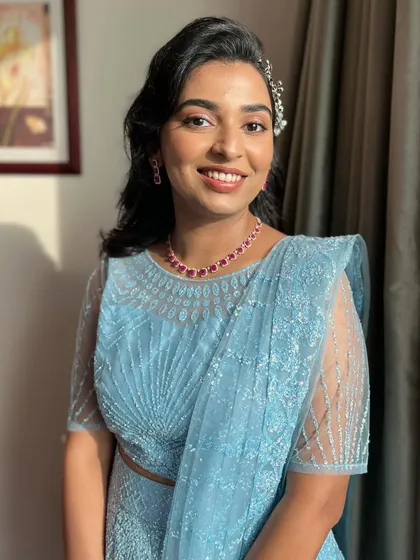Hannah's beautiful smile says it all. Her engagement makeup was all about creating a dewy, flawless base that looked and felt like skin.