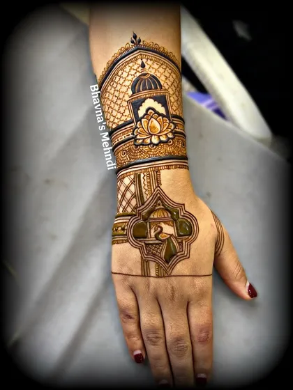 The design in progress, showing how we build layers and details to create a balanced and beautiful composition.
