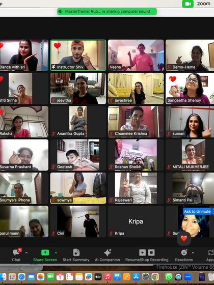 Groovers Academy - Online Fitness & Nutrition Challenges The Energy of Our Live Classes photo 7