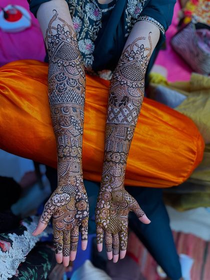 Z4 Studios - Bridal & Wedding Henna Additional Work photo 4