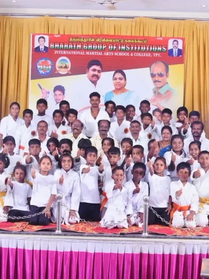 What a wonderful moment. This is our group photo from the closing ceremony of the Karate Summer Course. Seeing all these happy faces, proud of what they have learned, is the best reward for me as a teacher.