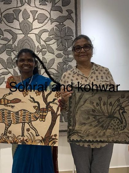 Here I am with an artist, learning the tribal art forms of Sohrai and Khovar from Jharkhand. It was a fulfilling experience to learn these aboriginal painting methods directly from the source.