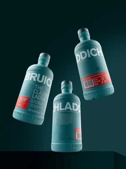 Sometimes you have to break the rules of gravity. For this Bruichladdich bottle, the unique color and design inspired a conceptual shot. We created this floating composition to give the product a sense of lightness and curiosity, making it stand out in a way a simple tabletop shot never could.