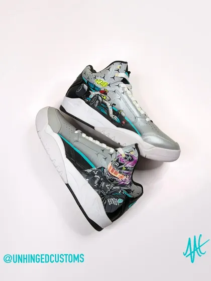 A tribute to Lewis Hamilton's incredible legacy with the Mercedes Silver Arrows. These custom Jordan Flights feature his car, helmet, and iconic quotes.