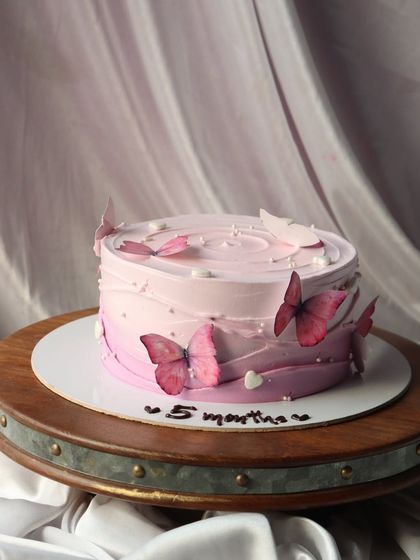 Modern & Minimalist Cakes photo 41