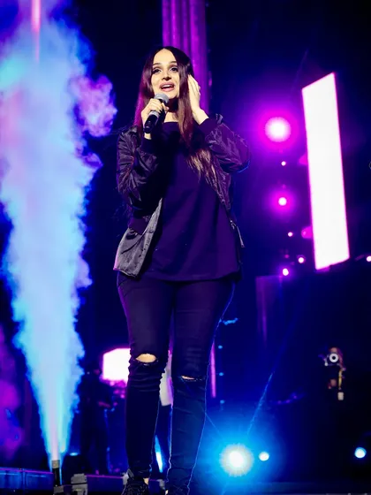A clear, vibrant shot of Lana Rose mid-song. My goal is to capture the emotion of the performance in every photograph.
