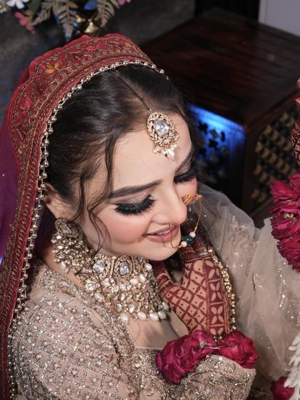 A close-up of this stunning Nikah bride. The lashes and eye makeup are the focus here.