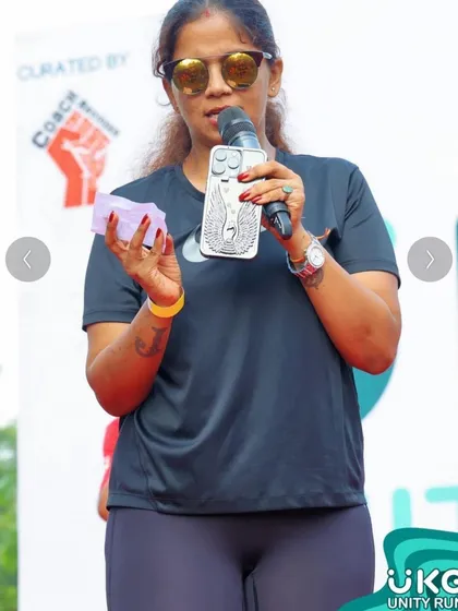 A member of my team hosting the on-stage activities at the UKG Unity Run. I have a professional crew to manage every aspect of the event, from emceeing to logistics.