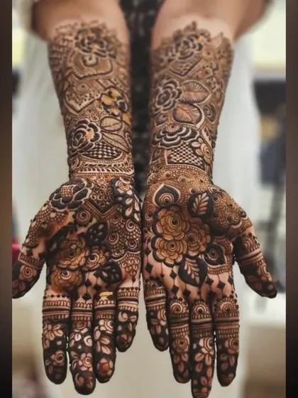 A beautiful Indian floral style for a new mummy! The design is filled with blooming flowers and paisleys, celebrating her new chapter in life.