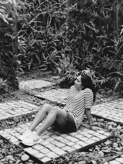 This is my mood when the weather gets crisp. Finding a quiet corner in a garden, surrounded by green, just sitting. My retreats are full of opportunities for this kind of quiet contemplation and personal downtime.