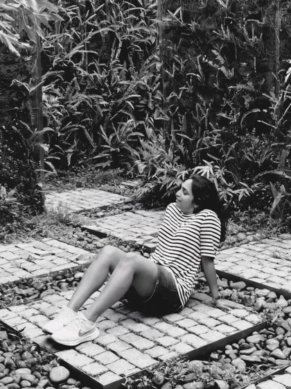 This is my mood when the weather gets crisp. Finding a quiet corner in a garden, surrounded by green, just sitting. My retreats are full of opportunities for this kind of quiet contemplation and personal downtime.