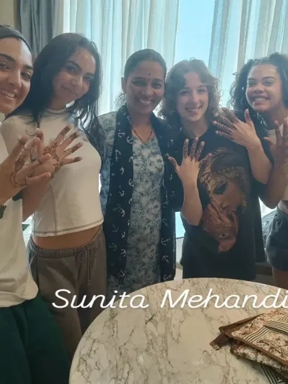 It was a pleasure to share the art of mehendi with these wonderful clients from abroad. I'm happy to work with people from all cultures to create beautiful, traditional henna designs for their special occasions.