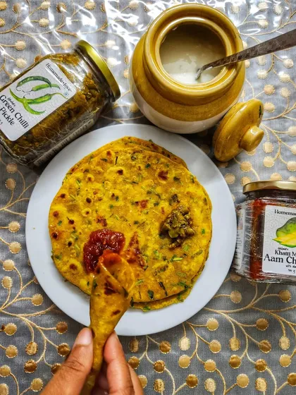 The best condiments for Methi Thepla are definitely our Khatti Meethi Aam Chutney and Green Chilli Pickle. The sweet and tangy chutney and the spicy pickle both pair beautifully with the theplas.