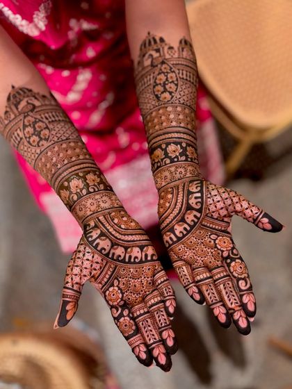 Mitali - Mehendi for Special Occasions Exquisite Bridal Mehendi photo 44