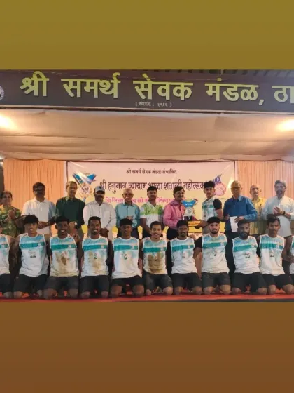 The men's runner-up team at the Shri Hanuman Vyayam Shala event.