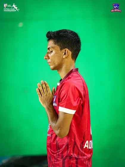 A moment of quiet reflection and prayer before the semi-final match.