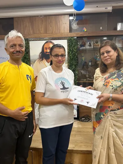 A female member of the "Early Risers" team is recognized for her contribution. We celebrate the achievements of all our students.